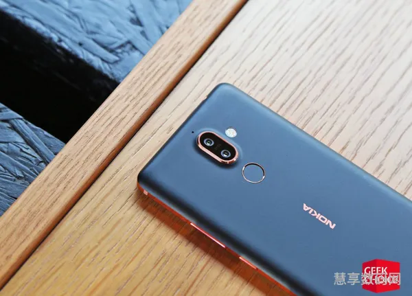 nokia7plus参数(诺基亚7plus内存卡)